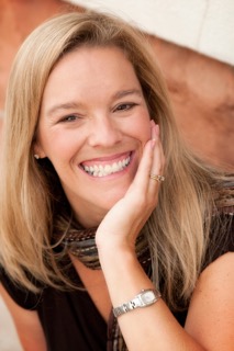 Robin Patchen headshot